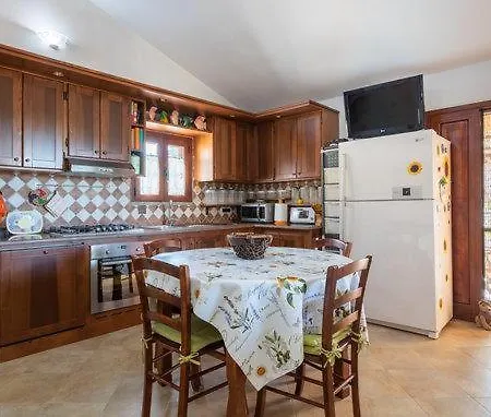 Holiday home Villetta Maryblu Torre dei Corsari